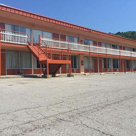 Daniel Boone Motor Inn Pikeville Dış mekan fotoğraf