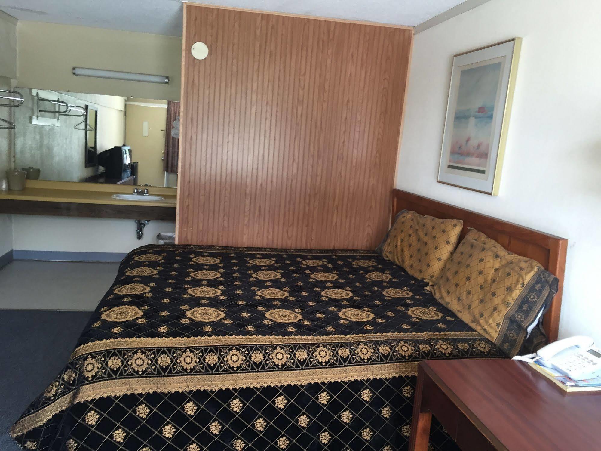 Daniel Boone Motor Inn Pikeville Dış mekan fotoğraf